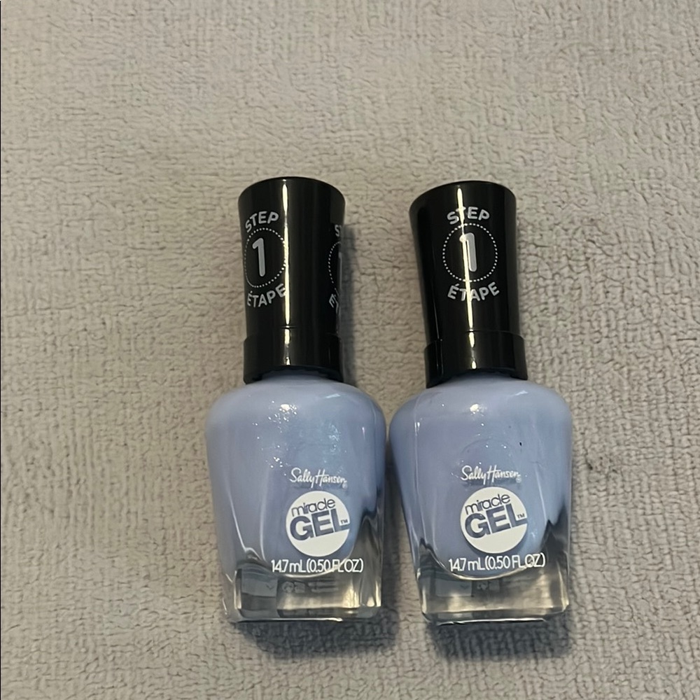 NWT Sally Hansen Nail Polish 627 Blue Skies Ahead